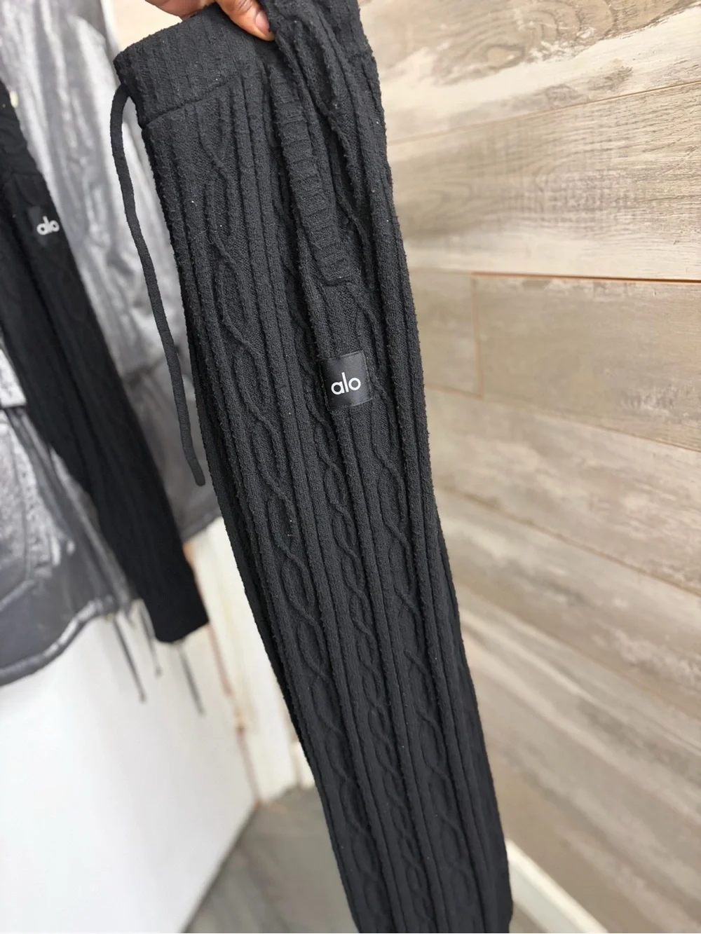 Alo Yoga Cable Knit Winter Bliss Set